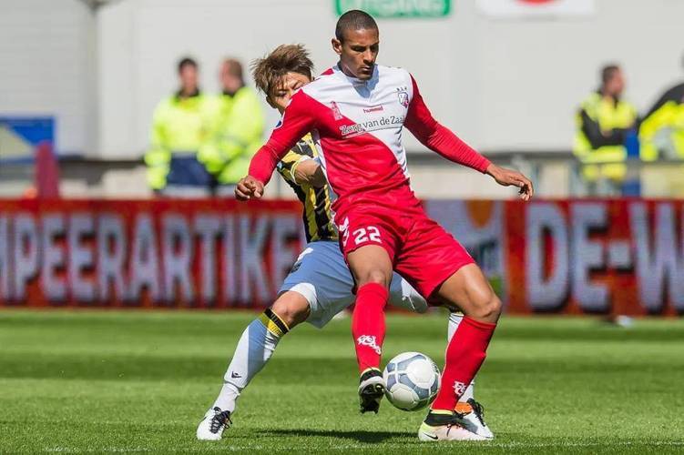 比赛里担任 比赛里担任