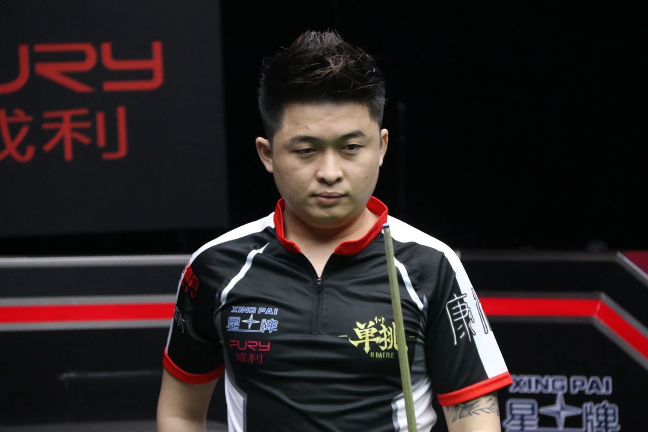 的冰面上 的冰面上