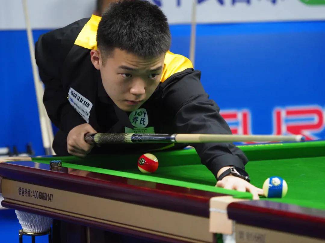 的一记头球 的一记头球