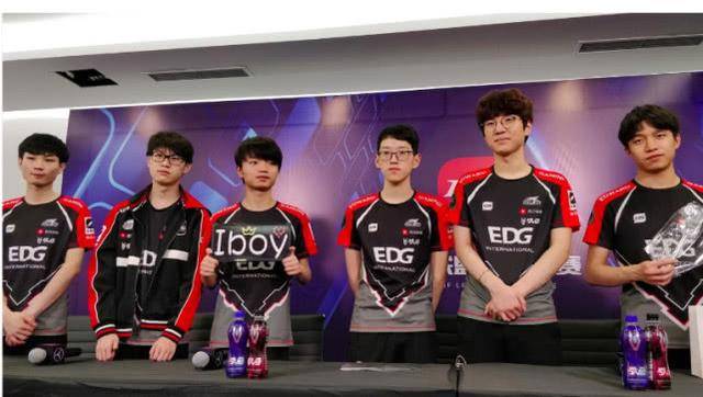 拜尔等五名 拜尔等五名