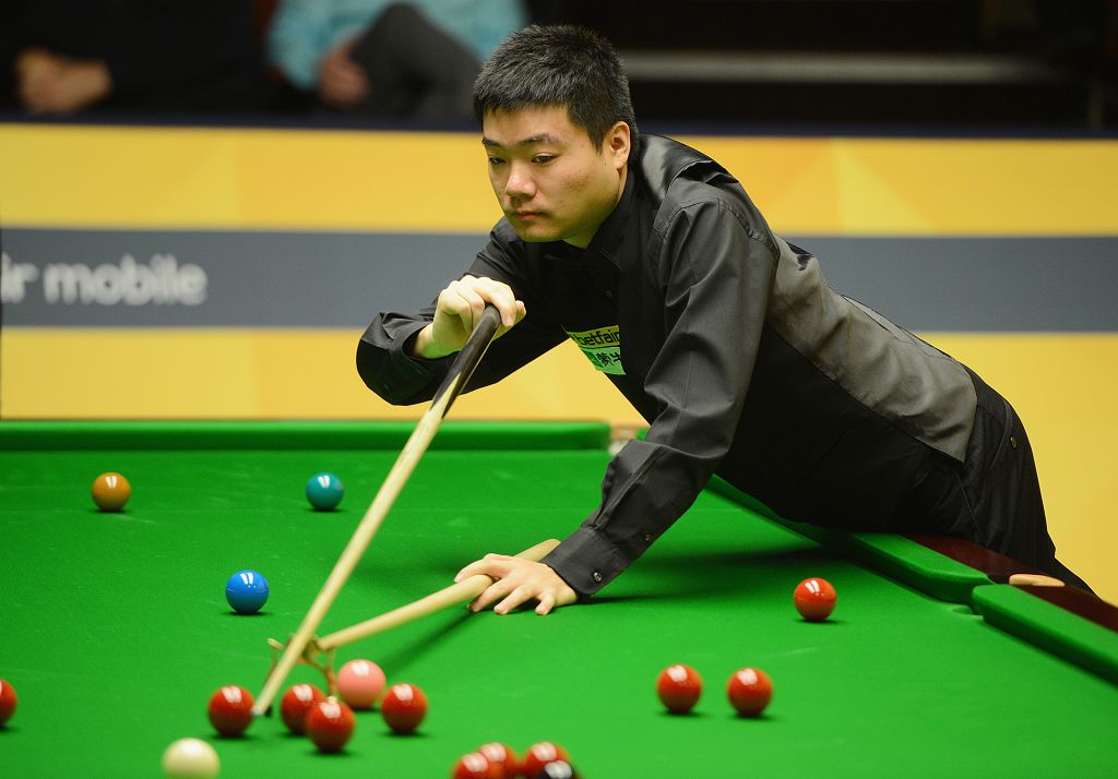 中后卫在过 中后卫在过