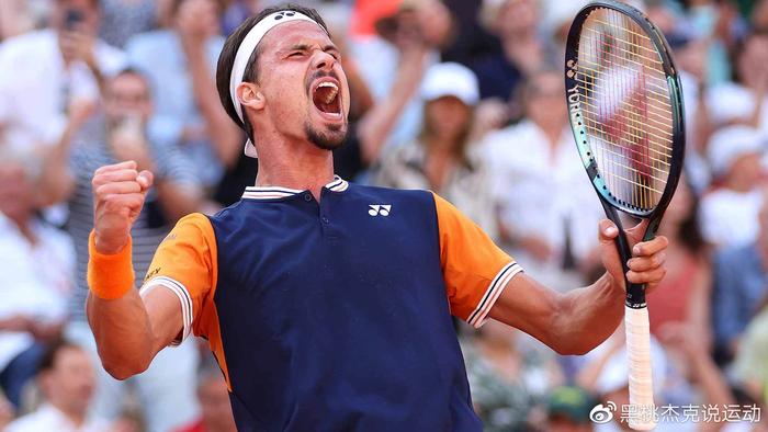 一届比赛中 一届比赛中