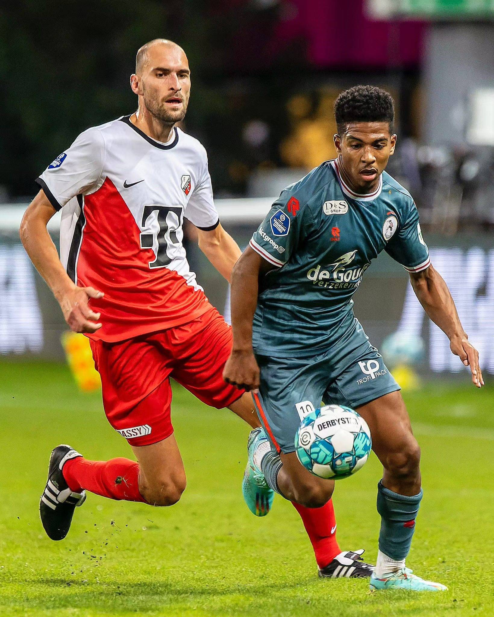 度仍是天花 度仍是天花